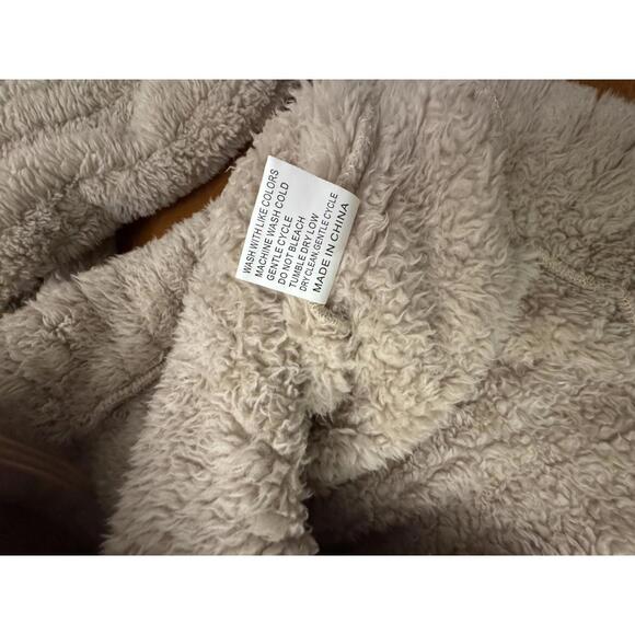 Cozy Beige Fuzzy Jacket with Collar - Picture 6 of 6